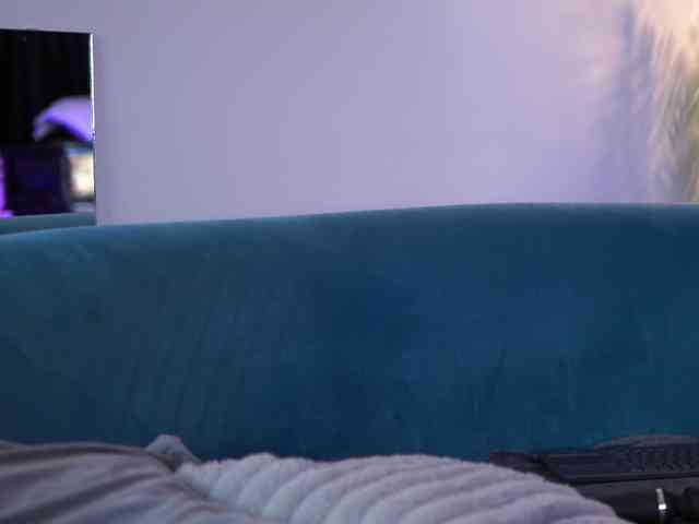 AishaBee webcam