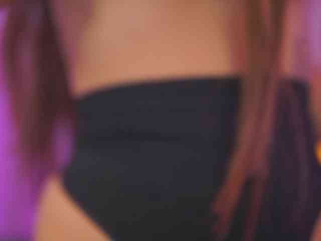 AishaBee webcam