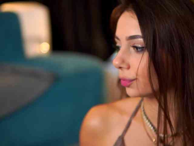 AishaBee webcam