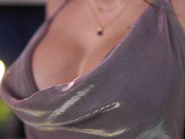 AishaBee webcam