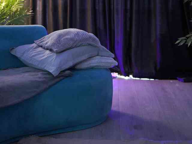 AishaBee webcam