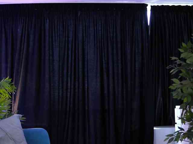 AishaBee webcam