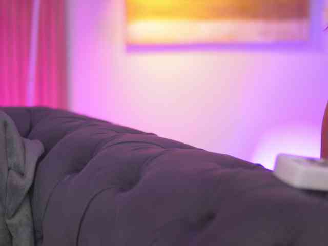 AishaBee webcam