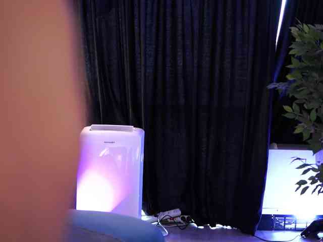 AishaBee webcam