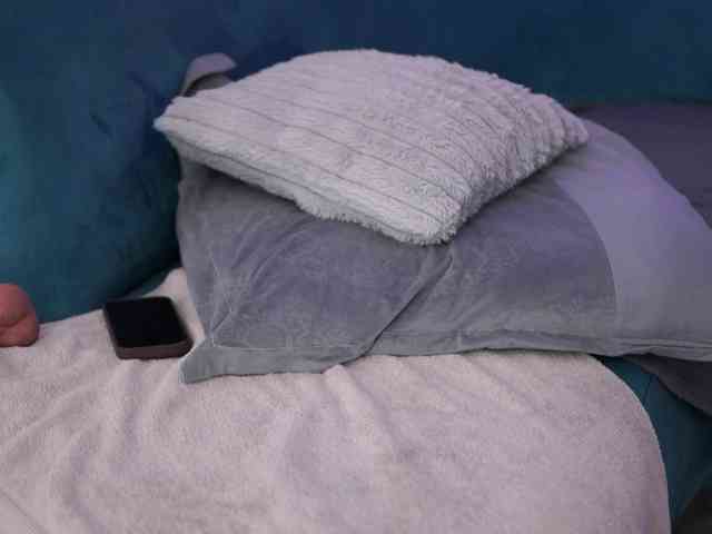 AishaBee webcam