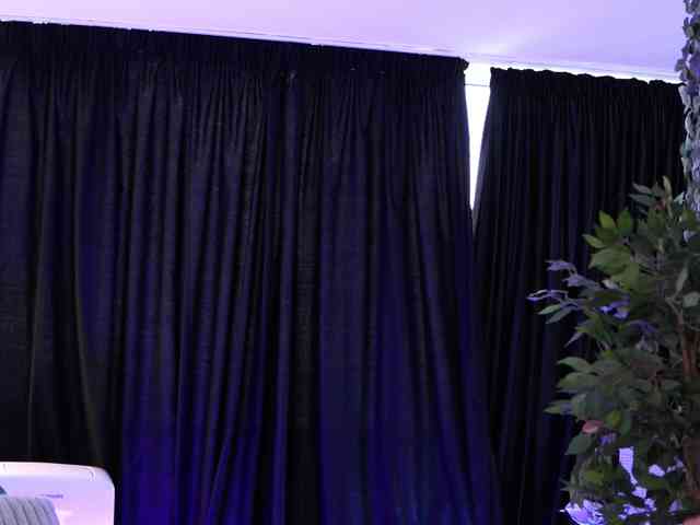 AishaBee webcam