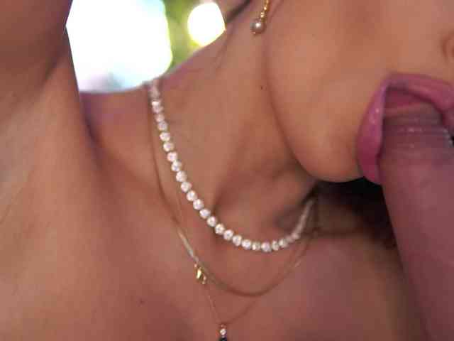 AishaBee webcam