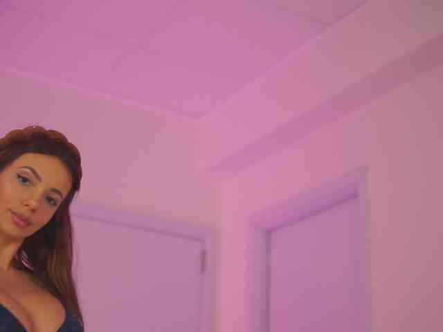 AishaBee webcam