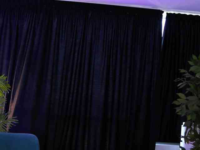 AishaBee webcam