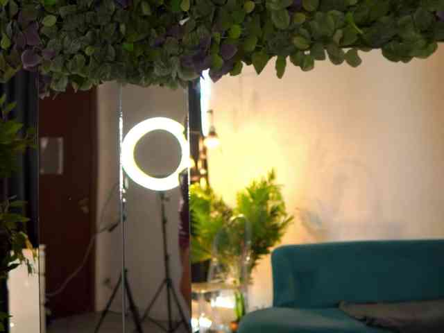 AishaBee webcam