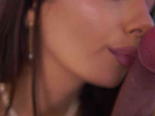 AishaBee webcam