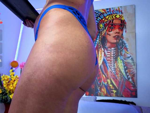 Misskarla live cam on BongaCams