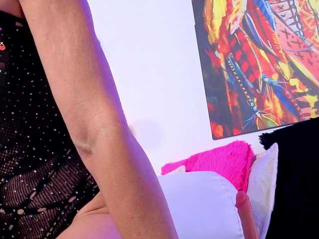 Misskarla live cam on BongaCams