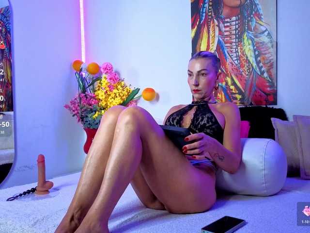 Misskarla live cam on BongaCams