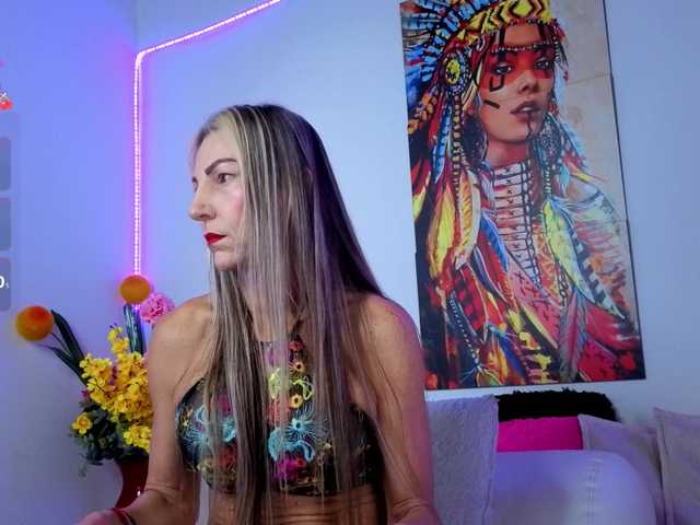 Misskarla live cam on BongaCams