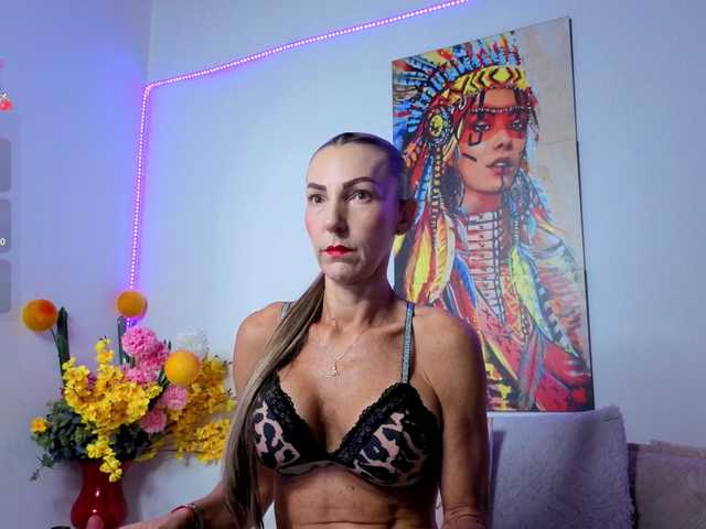 Misskarla live cam on BongaCams