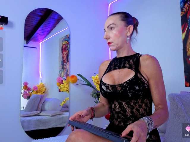 Misskarla live cam preview