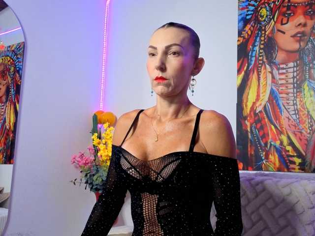 Misskarla, live now on BongaCams