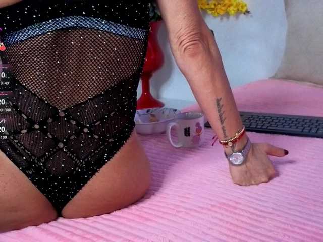 Misskarla live cam on BongaCams