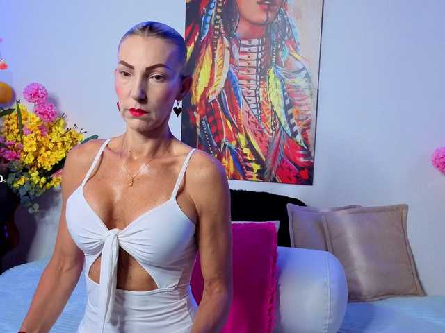 Misskarla live cam on BongaCams