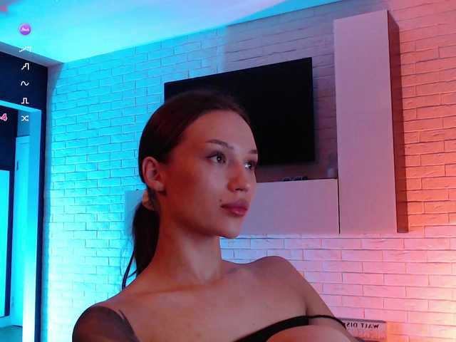 Jade-Lumin live cam on BongaCams