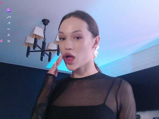 Jade-Lumin live cam on BongaCams