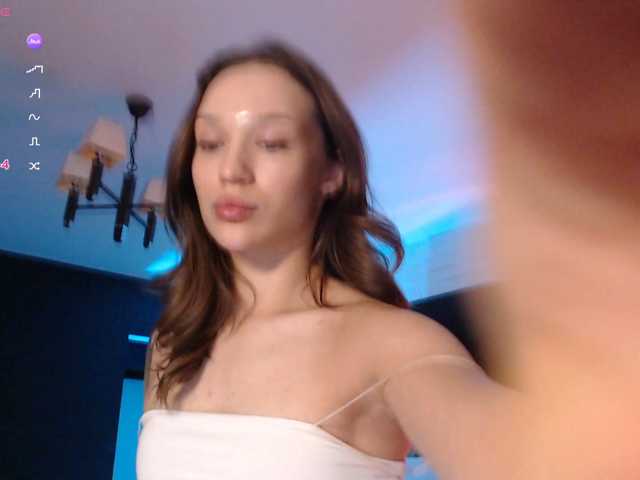 Jade-Lumin live cam on BongaCams