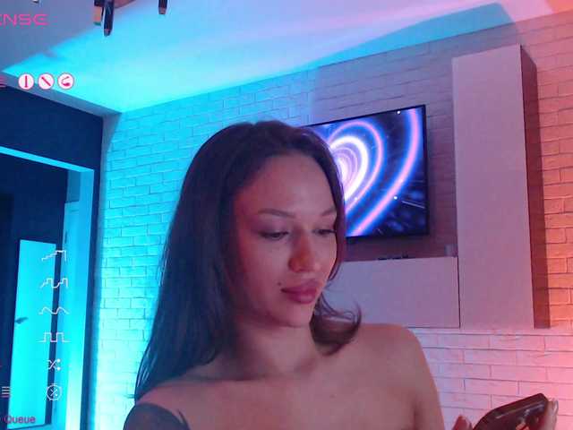 Jade-Lumin's BongaCams show and profile