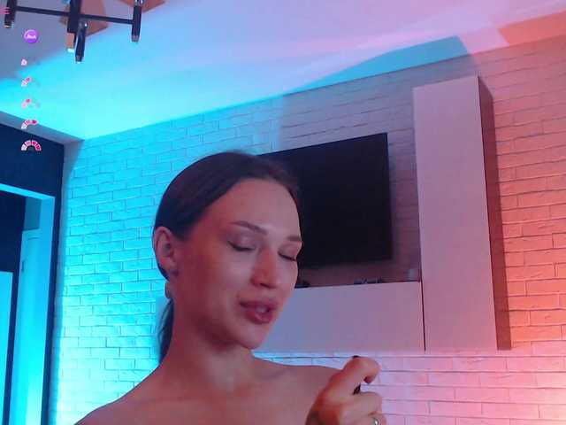 Jade-Lumin live cam on BongaCams