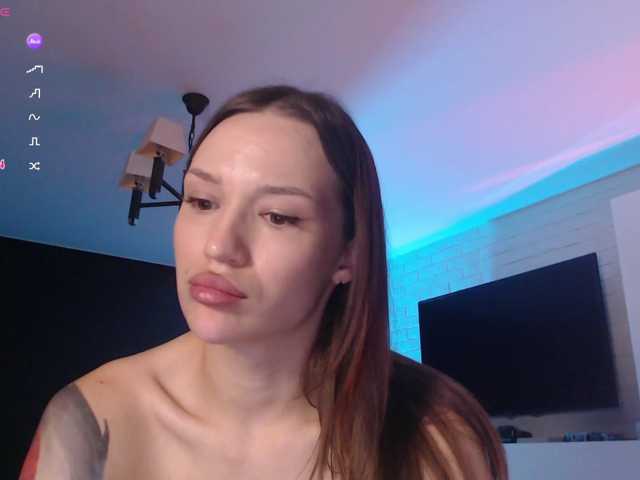 Jade-Lumin live cam on BongaCams