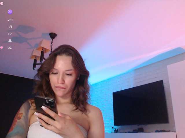 Jade-Lumin live cam on BongaCams