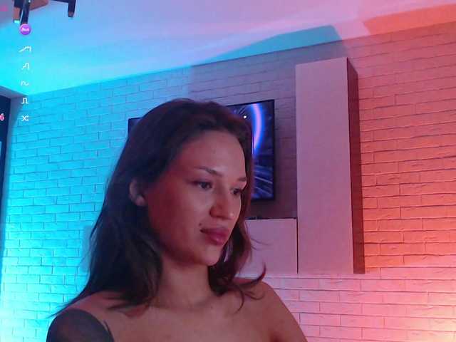 Jade-Lumin live cam on BongaCams