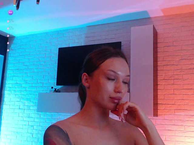 Jade-Lumin live cam on BongaCams