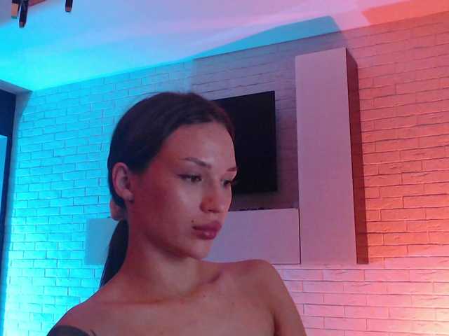 Jade-Lumin live cam on BongaCams