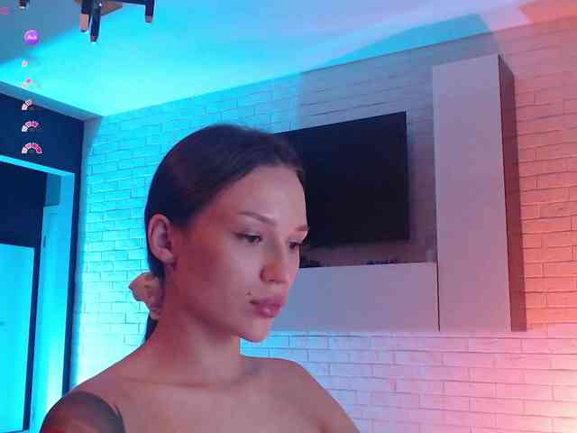 Model: Jade-Lumin