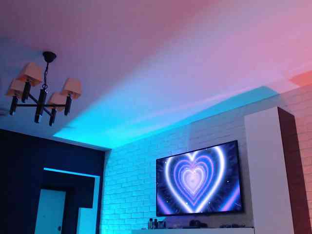 Jade-Lumin webcam