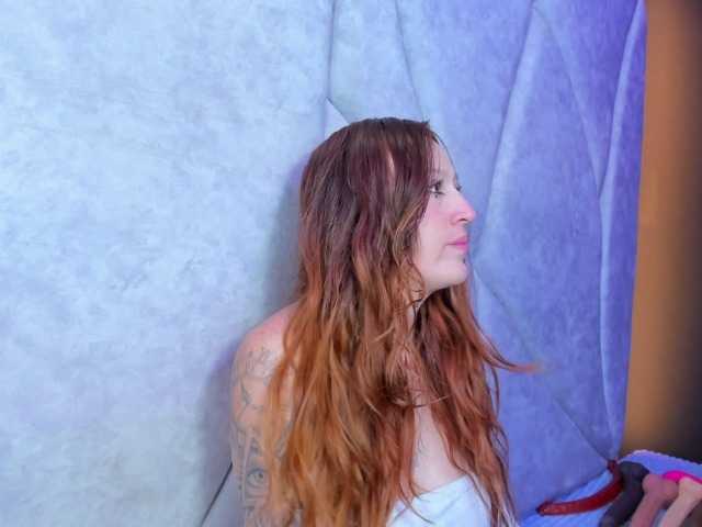 JuliethaWhitee live cam on BongaCams