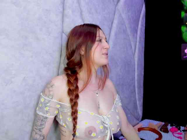 JuliethaWhitee