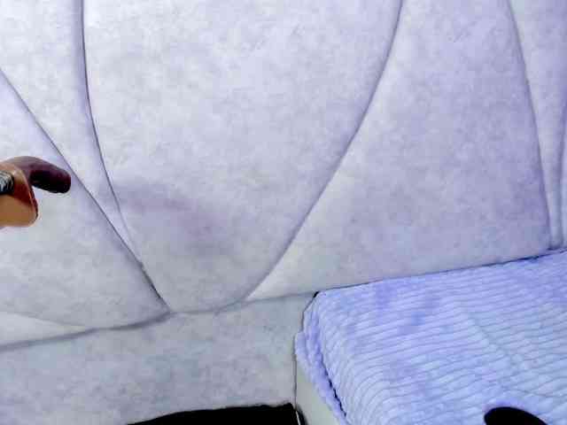 JuliethaWhitee webcam