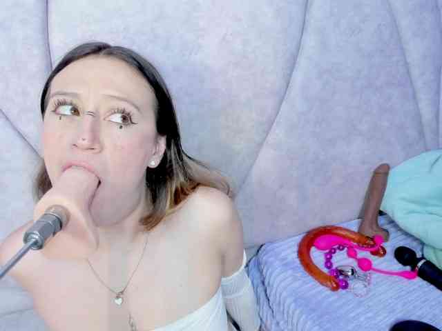 JuliethaWhitee webcam