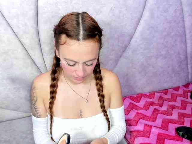 JuliethaWhitee webcam