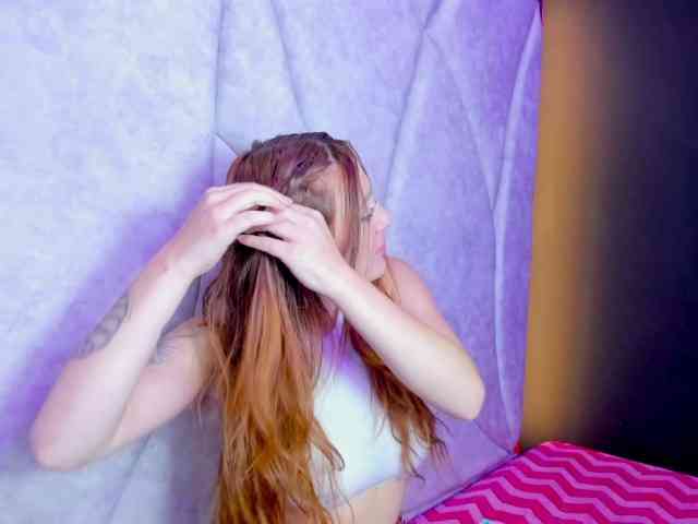 JuliethaWhitee webcam