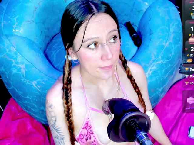 JuliethaWhitee webcam