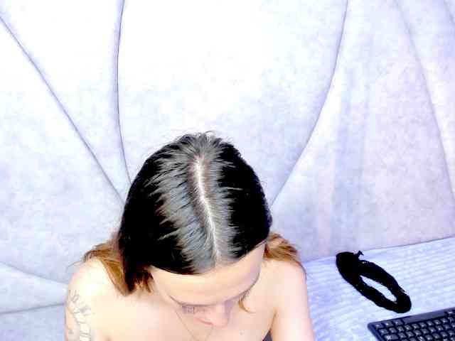 JuliethaWhitee webcam