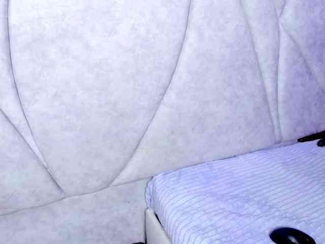 JuliethaWhitee webcam
