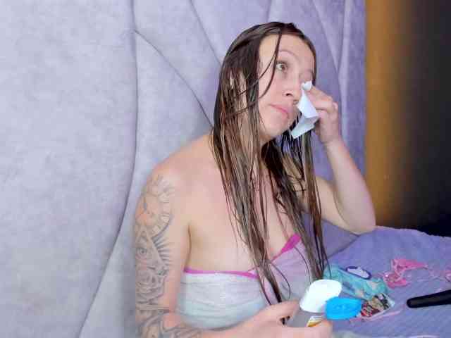 JuliethaWhitee webcam