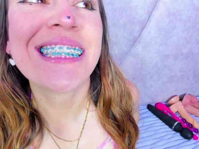 JuliethaWhitee webcam
