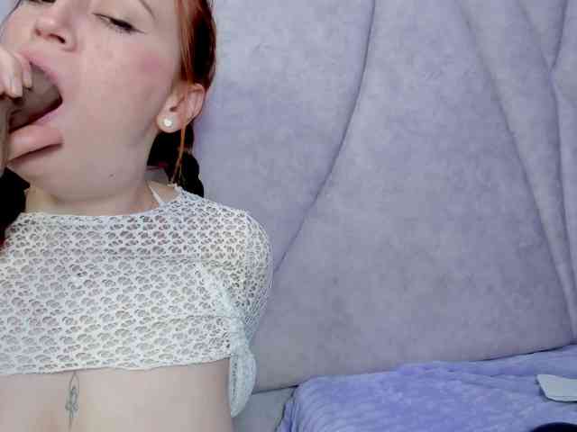 JuliethaWhitee webcam