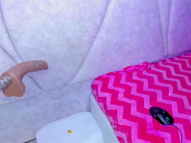 JuliethaWhitee
