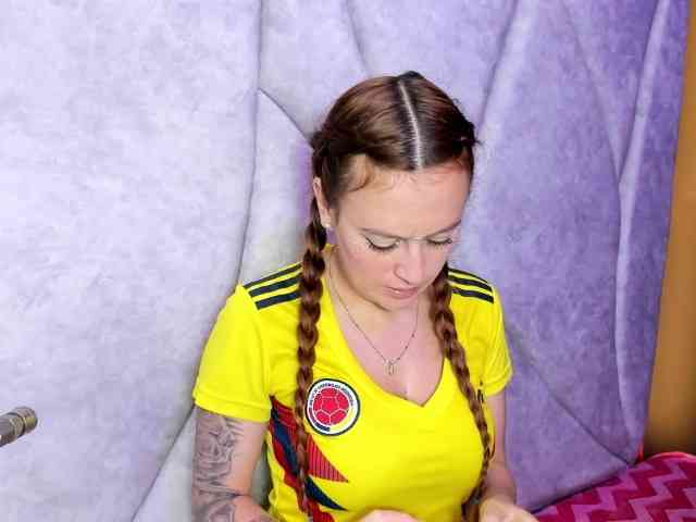 JuliethaWhitee webcam
